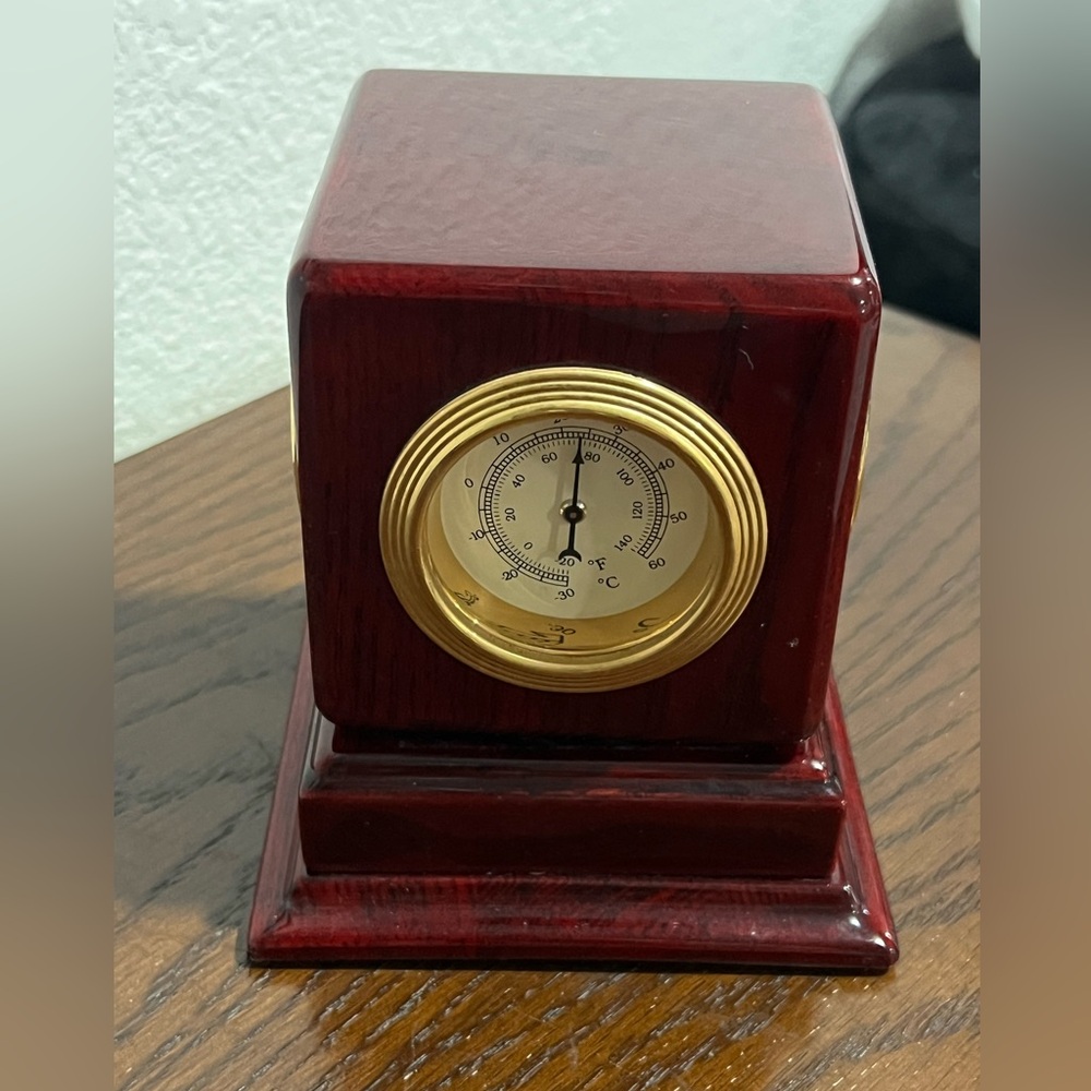Vintage Swivel Clock